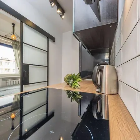 Hello Apartment Gdansk Apartament Dark Brzezno شقة غدانسك